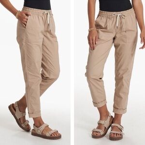 Vuori Women’s Vintage Ripstop Pants Rolled Up Ankle Pull on Style Coconut size L